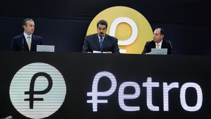 Madura Obliga a Adoptar el PETRO